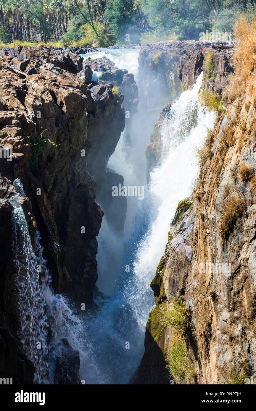 Epupa Falls am Kunene Fluss, Grenze zwischen Angola und Namibia, Namibia Stockfoto