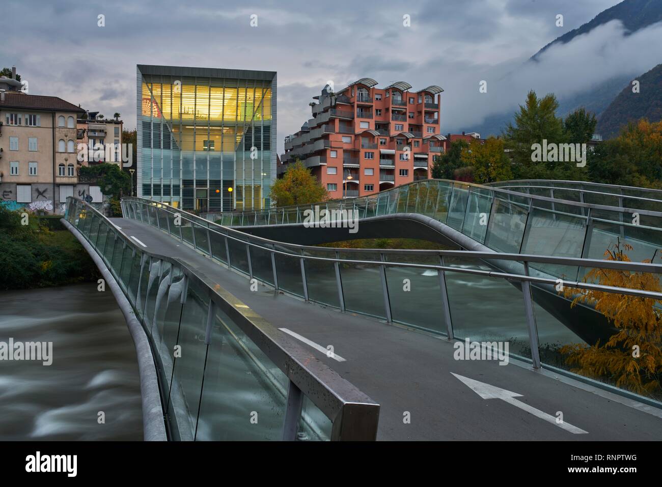 Museion mit Brücken, Bozen, Südtirol, Italien Stockfoto