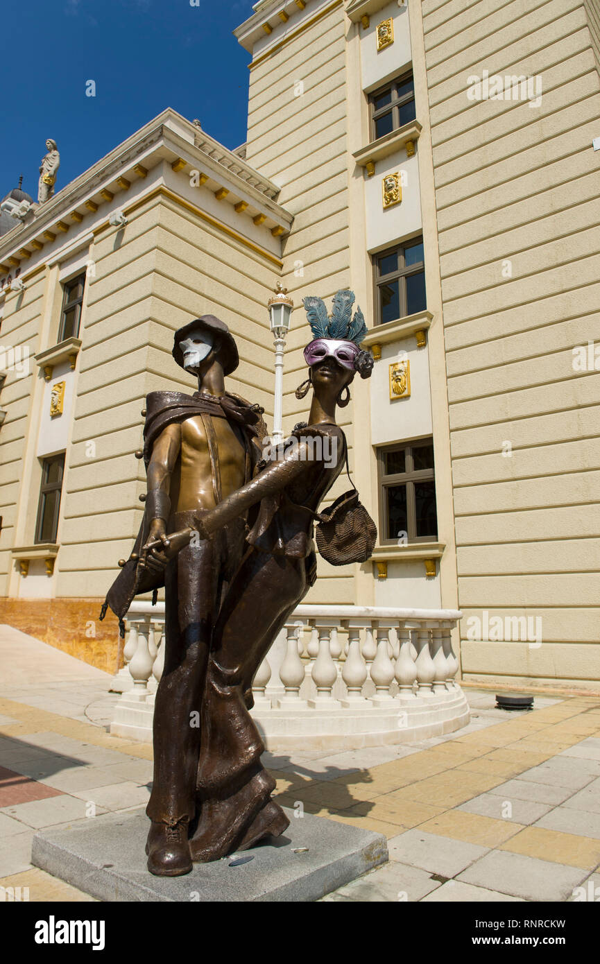Statue vor dem Mazedonischen Nationaltheater, Skopje, Mazedonien Stockfoto