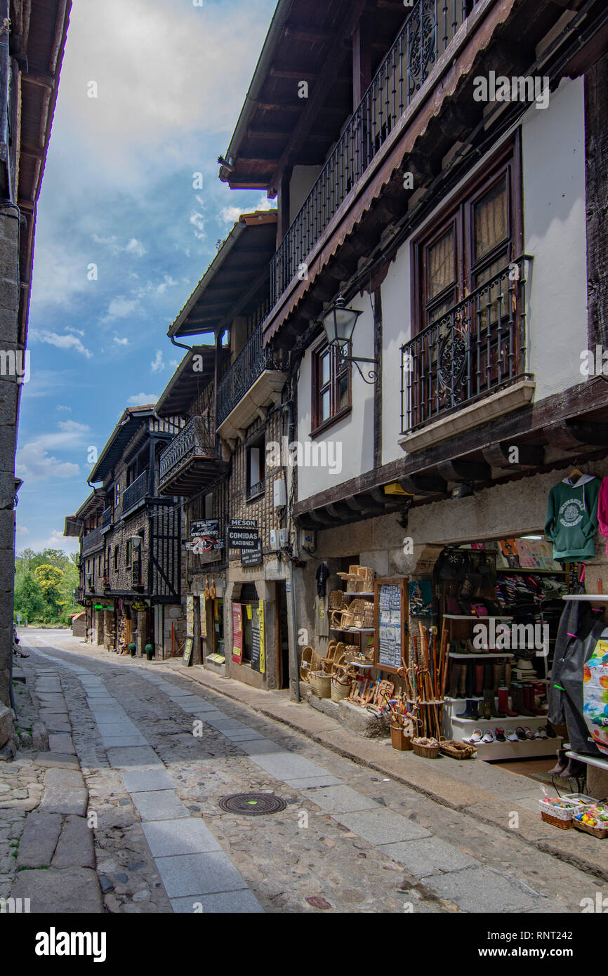 Alberca, Salamanca, Spanien; Juni 2017: Straßen und Gebäude der mittelalterlichen Dorf La Alberca in der Provinz von Salamanca Stockfoto