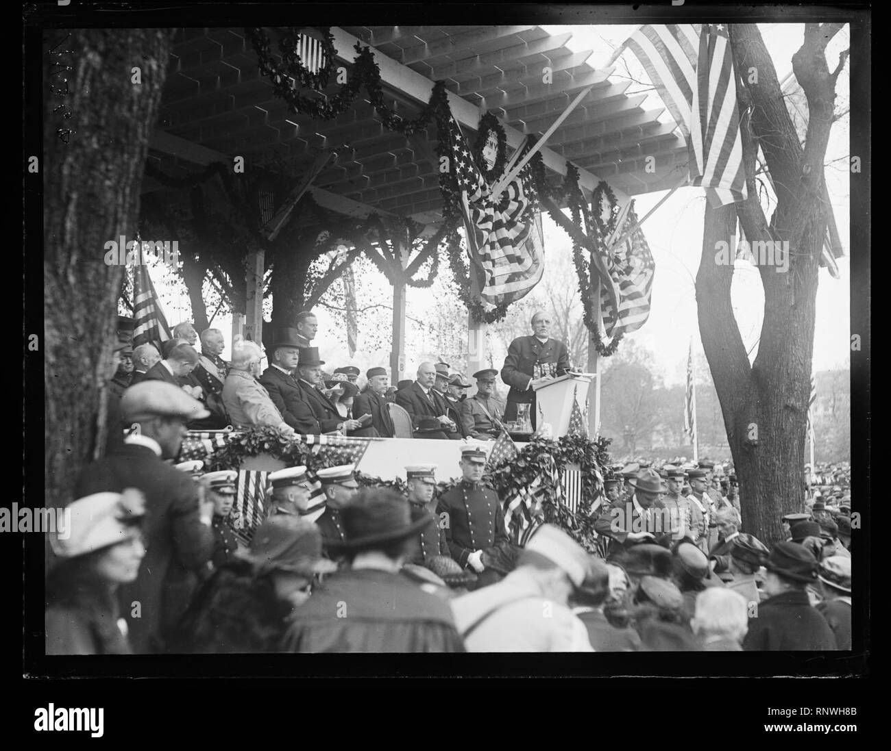 Zeremonie. Gruppe umfasst Edwin Denby, Calvin Coolidge, John W. Wochen, und andere Stockfoto