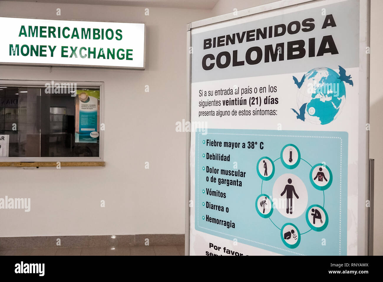 Cartagena Kolumbien, Flughafen Rafael Nunez Internacional, innen, Terminal, Zolleinwanderungspaßkontrolle, spanische Sprache, Schild, f Stockfoto