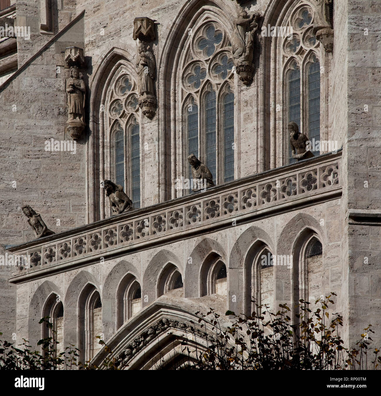 MŸhlhausen ThŸringen Marienkirche 72919 K… NIGSGALERIE m Karl IV zweiter v Dsub und Gefolge 14 Jh Ÿber dem sŸdlichen Querhausportal Stockfoto