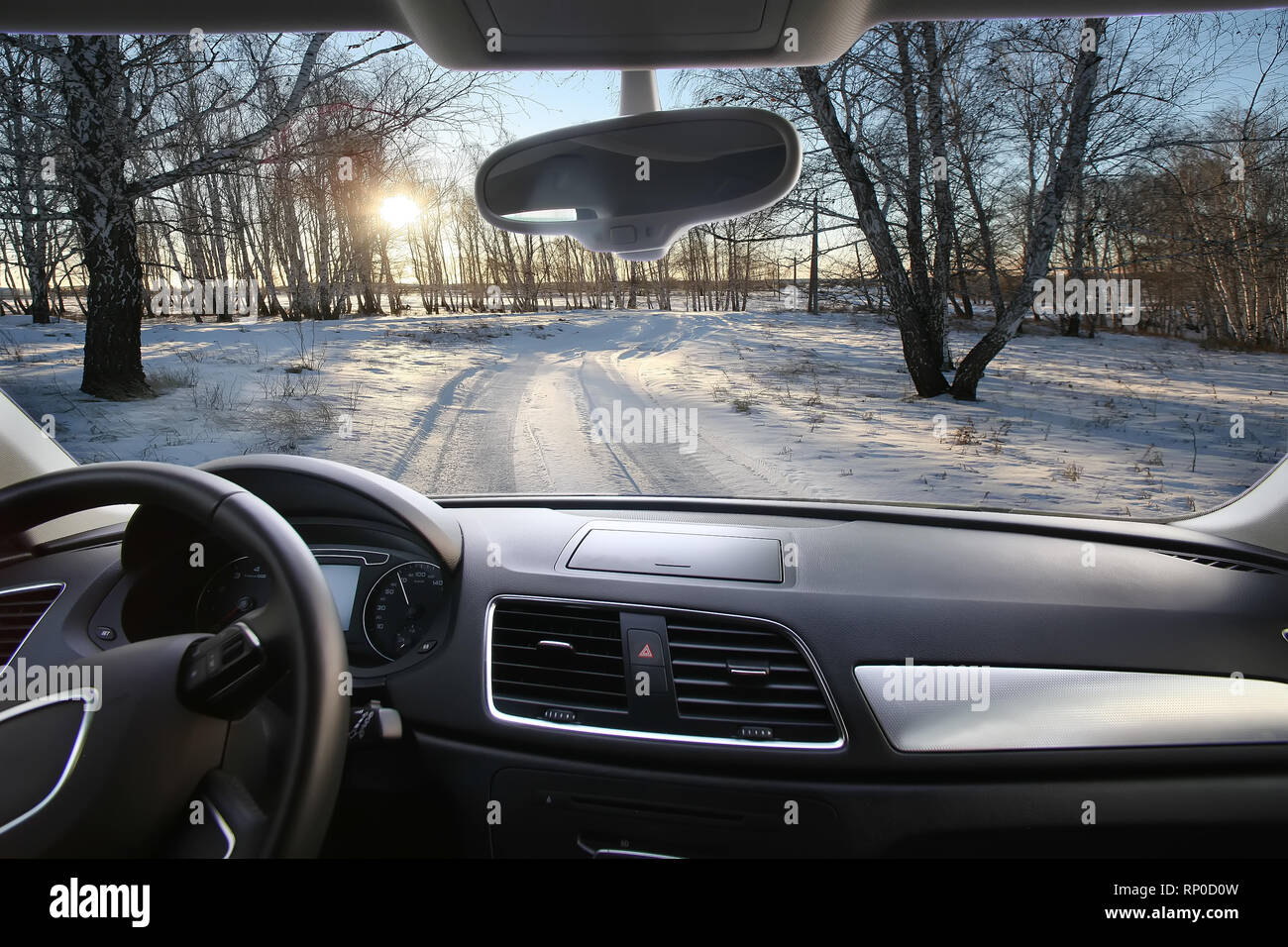 Winter Landschaft im Inneren der modernen Auto Stockfoto