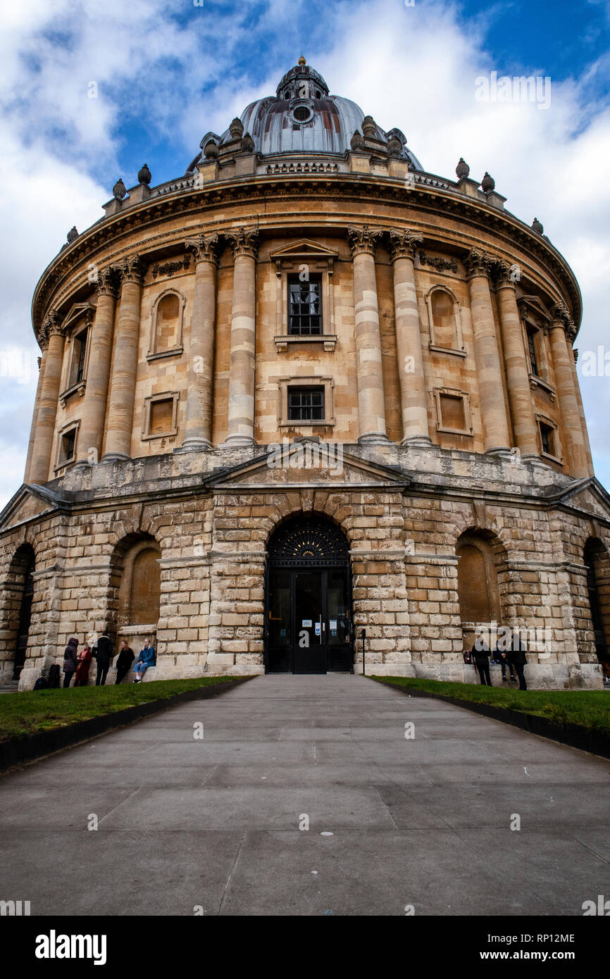 Vereinigtes Königreich, Oxford, Radcliffe Camera, 18. Jahrhundert, Palladio-Stil wissenschaftliche Bibliothek und Lesesaal, entworfen von James Gibbs. Stockfoto