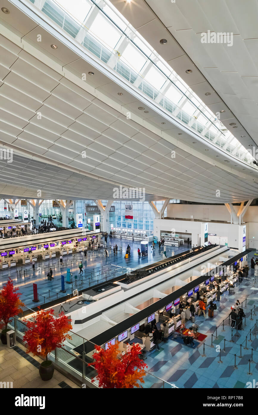 Japan, Honshu, Tokyo, Haneda Flughafen International Terminal, Abreise, Check-in-Schalter Stockfoto