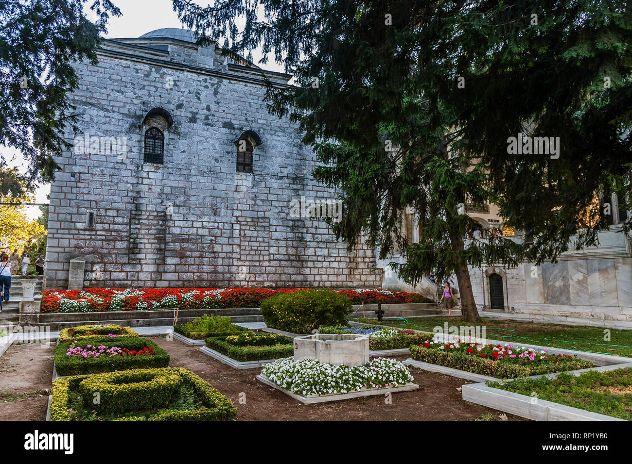 Garten Landschaftsarchitektur Im Innenhof Des Topkapi Palast Museum Istanbul Stockfotografie Alamy