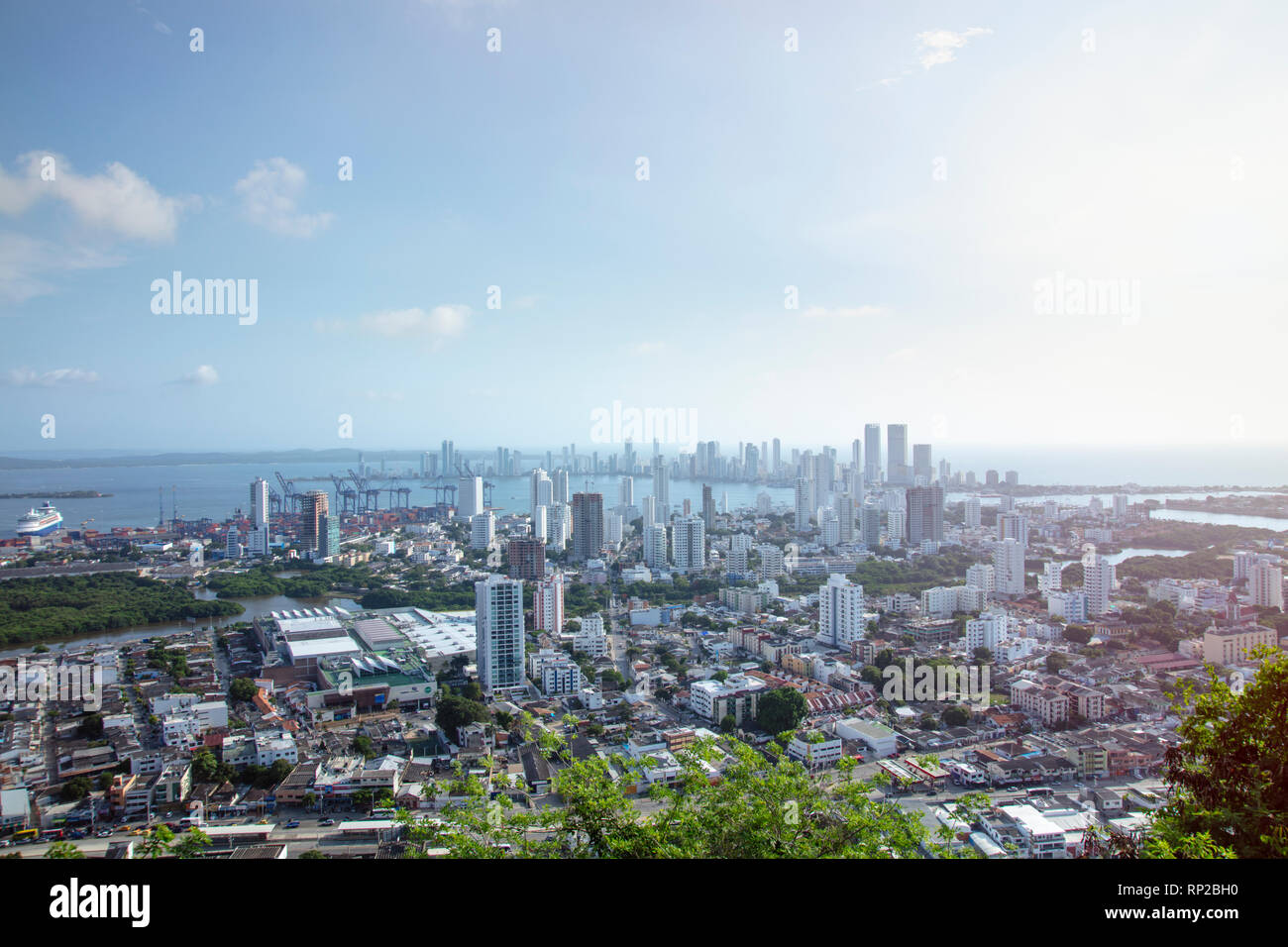 Kolumbien, karibische Küste, dem zentralen Geschäftsviertel von Manga und Bocagrande in der Innenstadt von Cartagena Stockfoto