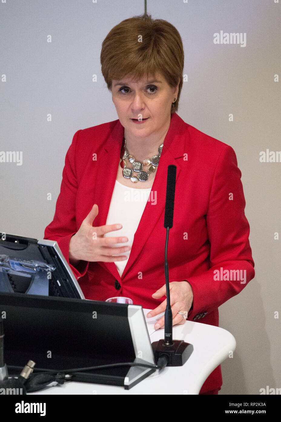 Glasgow, UK. 20. Februar 2019. Erster Minister, Nicola Sturgeon den Krieg erklärt Kunststoffe ihrer Eröffnungsrede an Schottlands International Marine Konferenz in Glasgow zu liefern. Credit: Colin Fisher/Alamy leben Nachrichten Stockfoto