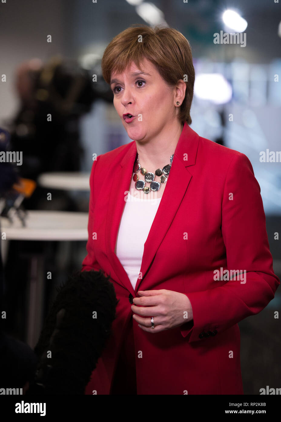 Glasgow, UK. 20. Februar 2019. Schottlands Erster Minister, Nicola Sturgeon, öffnet in Schottland International Marine Konferenz mit einer Grundsatzrede über die Verschmutzung der Meere. Credit: Colin Fisher/Alamy leben Nachrichten Stockfoto