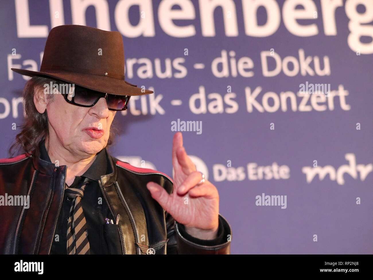 Leipzig, Deutschland. 20 Feb, 2019. Rockmusiker Udo Lindenberg kommt in die Leipziger Westbad für zwei Premieren. Die Mitteldeutschen Rundfunk zeigt den Dokumentarfilm "Udo Lindenberg - Volle Kraft voraus! Begegnungen mit dem Lindischen Ozean" und das Konzert Film "Udo Lindenberg - Live vom Atlantik". Kredite: Jan Woitas/dpa-Zentralbild/dpa/Alamy leben Nachrichten Stockfoto