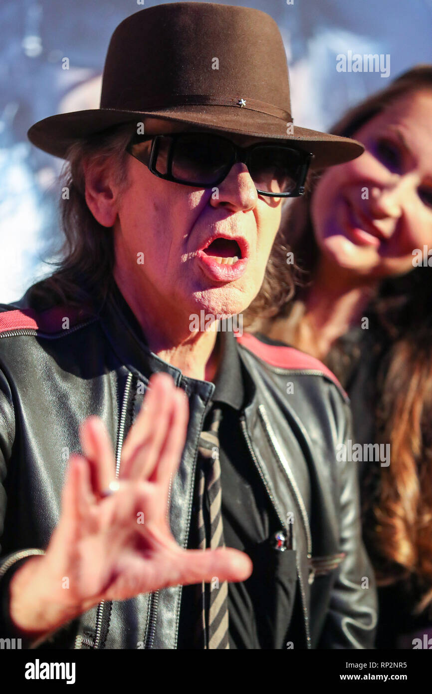Leipzig, Deutschland. 20 Feb, 2019. Rockmusiker Udo Lindenberg kommt in die Leipziger Westbad für zwei Premieren. Die Mitteldeutschen Rundfunk zeigt den Dokumentarfilm "Udo Lindenberg - Volle Kraft voraus! Begegnungen mit dem Lindischen Ozean" und das Konzert Film "Udo Lindenberg - Live vom Atlantik". Kredite: Jan Woitas/dpa-Zentralbild/dpa/Alamy leben Nachrichten Stockfoto