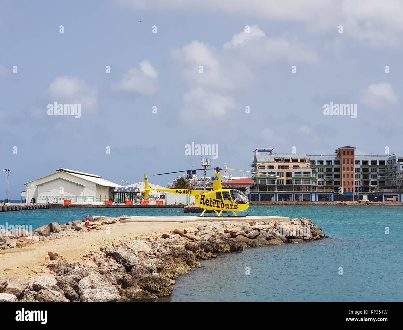 Hubschrauber bereit, auf Aruba Island zu nehmen Stockfoto