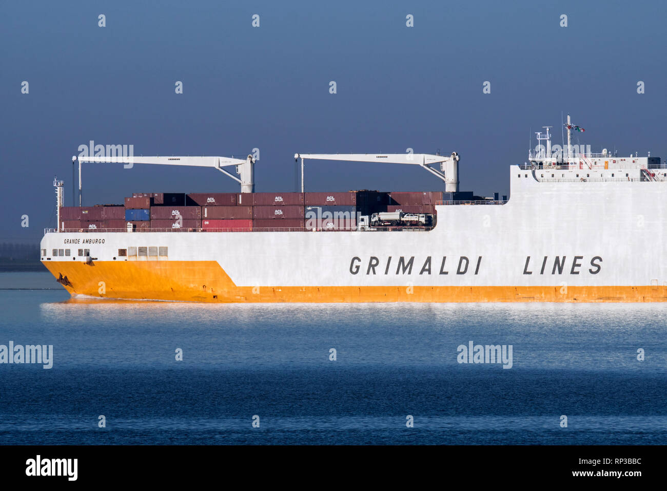 Grande Amburgo, Ro-Ro-Schiff von Italienischen Cargo und Fährgesellschaft Grimaldi Lines Stockfoto
