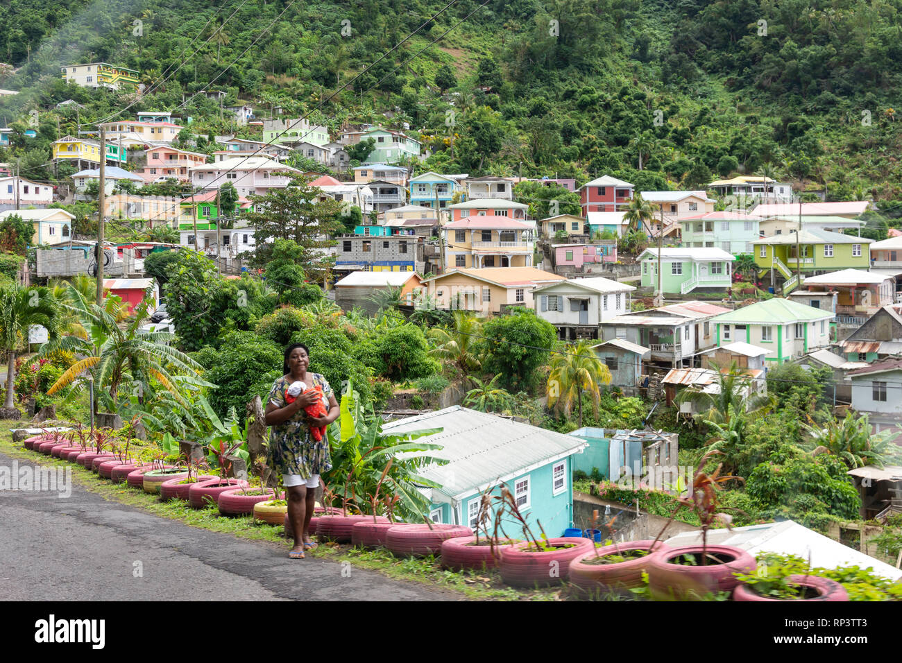 Hang Dorf auf der Straße nach Süden, Dominica, Kleine Antillen, Karibik Stockfoto