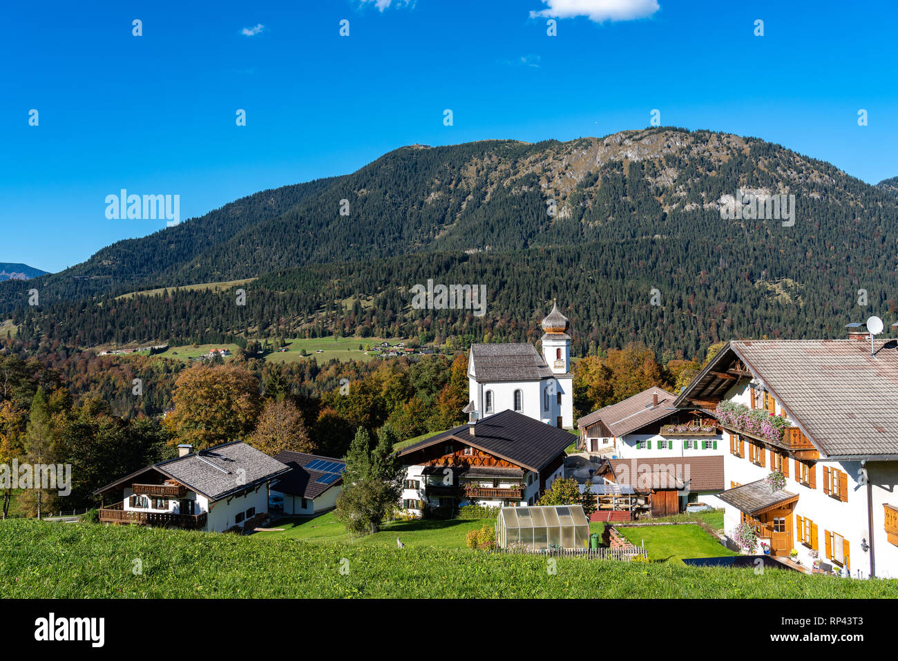 Wamberg in der Nähe von Garmisch ist Deutschlands höchstgelegene Dorf. Stockfoto