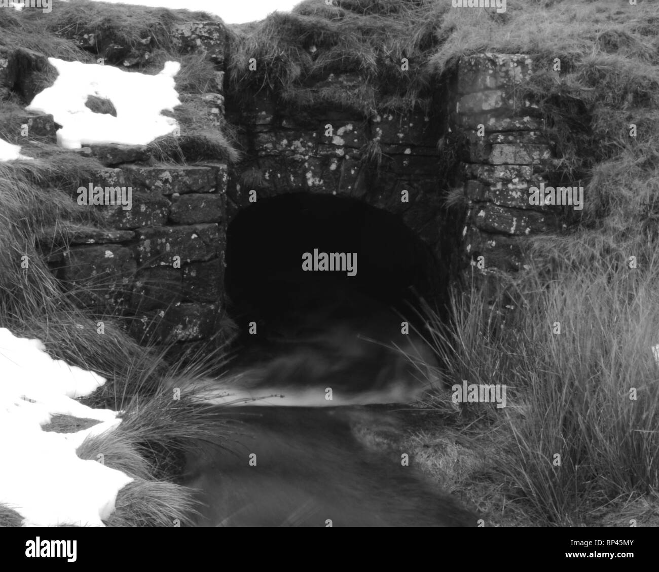 Doctor's Gate düker unter einem 57 bei Snake Pass, Derbyshire, UK. Stockfoto