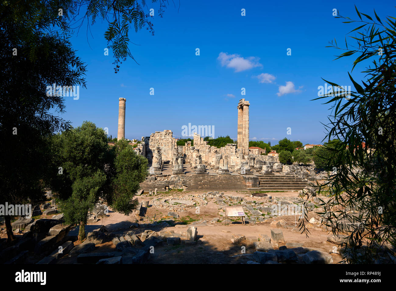 Bild von den Ruinen der antiken griechischen Ionischen Didyma Tempel des Apollo und das Orakel des Apollo. Auch bekannt als Didymaion ca. abgeschlossen Stockfoto