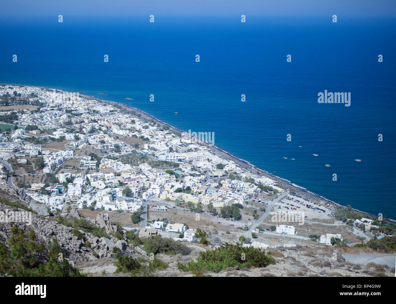 Strand von Kamari, Santorini Griechenland Stockfoto