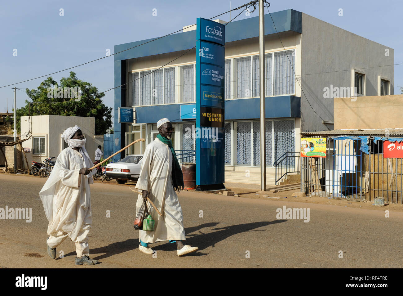 BURKINA FASO, Dori, Eco Bank und Western Union Money Transfer, Ecobank transnationale Incorporated (ETI) ist ein pan-afrikanische Bank, gegründet 1985 in Togo, heute in 25 afrikanischen Ländern, bietet Micro-Finance zu Stockfoto