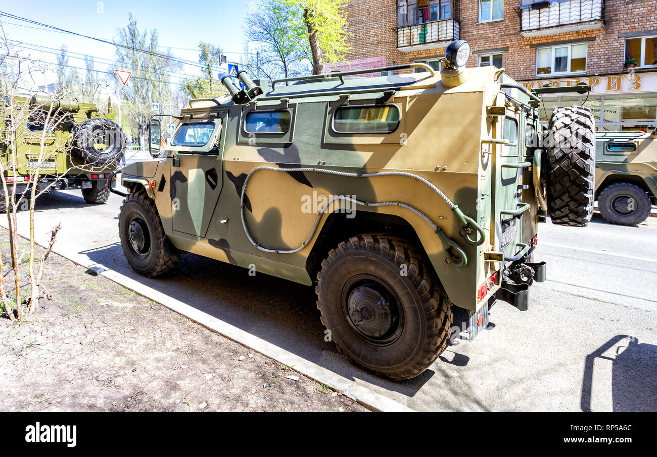 Samara, Russland - 5. Mai 2018: Hohe Mobilität Fahrzeuge GAZ-2330"Tigr" ist eine Russische 4x4, Mehrzweck, All-terrain Infanterie Mobilität Fahrzeug in camoufla Stockfoto