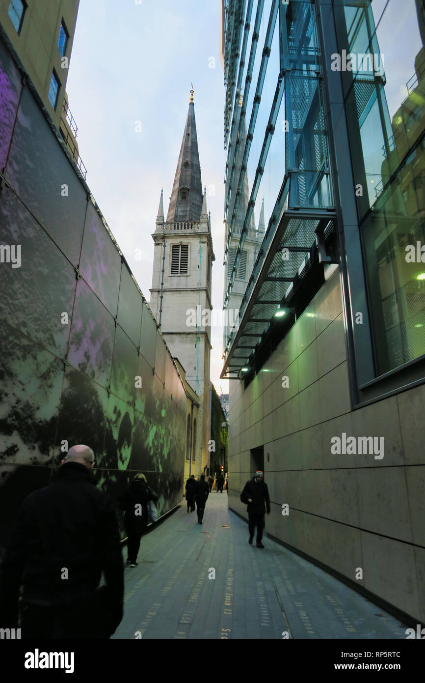 Kontrastierende Arten von Gebäuden, City of London, England, Großbritannien Stockfoto