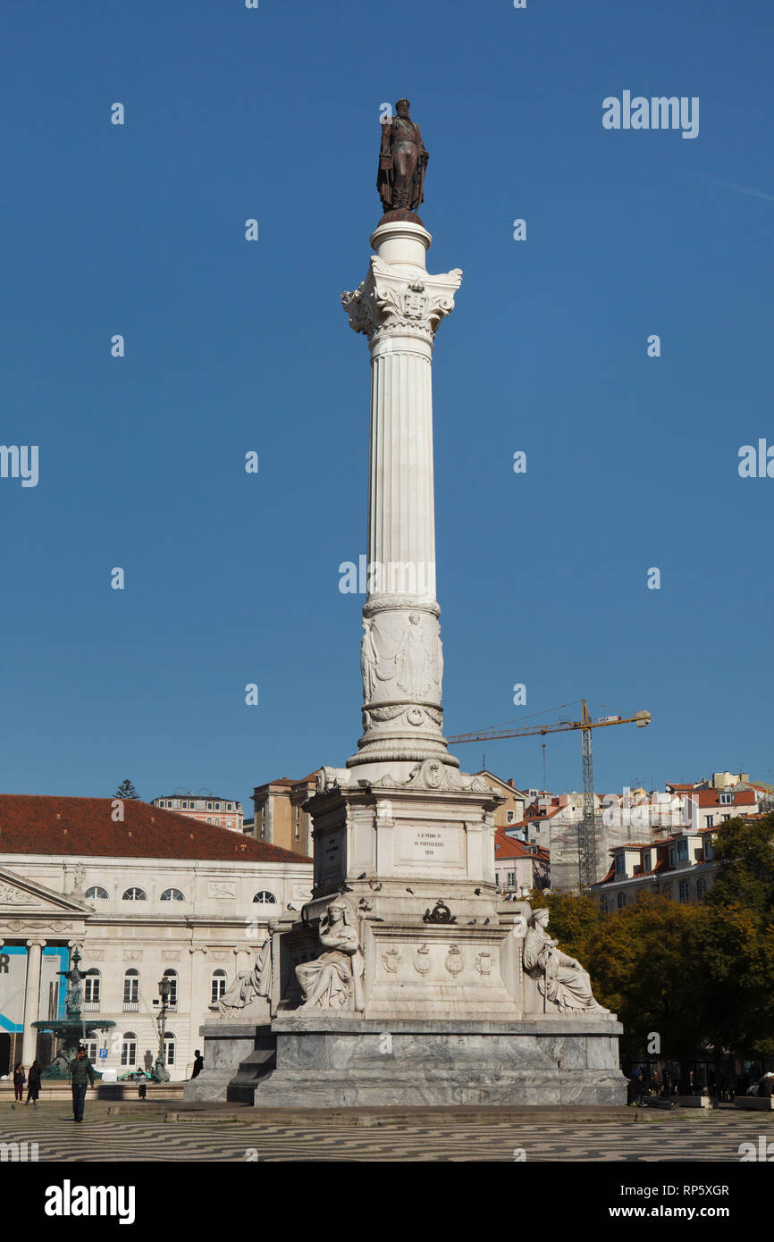 Denkmal für König Pedro IV. von Portugal vom französischen Architekten Gabriel Davioud und französischen Bildhauer Élias Robert (1874) in den Rossio-platz (Praça do Rossio) in Lissabon, Portugal, vorgesehen. Stockfoto