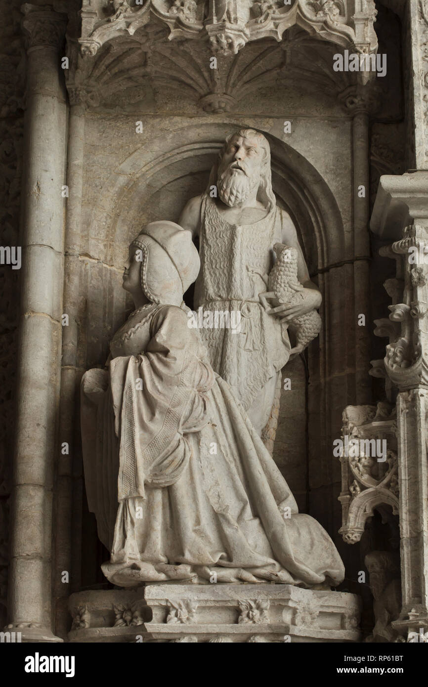 Königin Maria von Aragon und der hl. Johannes der Täufer in der MANUELINISCHEN Westportal der Kirche Santa Maria de Belém dargestellt (Igreja de Santa Maria de Belém) der Jerónimos Kloster (Mosteiro dos Jerónimos) im Stadtteil Belém in Lissabon, Portugal. Das Portal wurde vom französischen Bildhauer Nicolau Chantereine in 1517-1518 geschnitzt. Königin Maria von Aragon war eine Königin von Portugal als zweiter Ehegatte des portugiesischen Königs Manuel I. Stockfoto