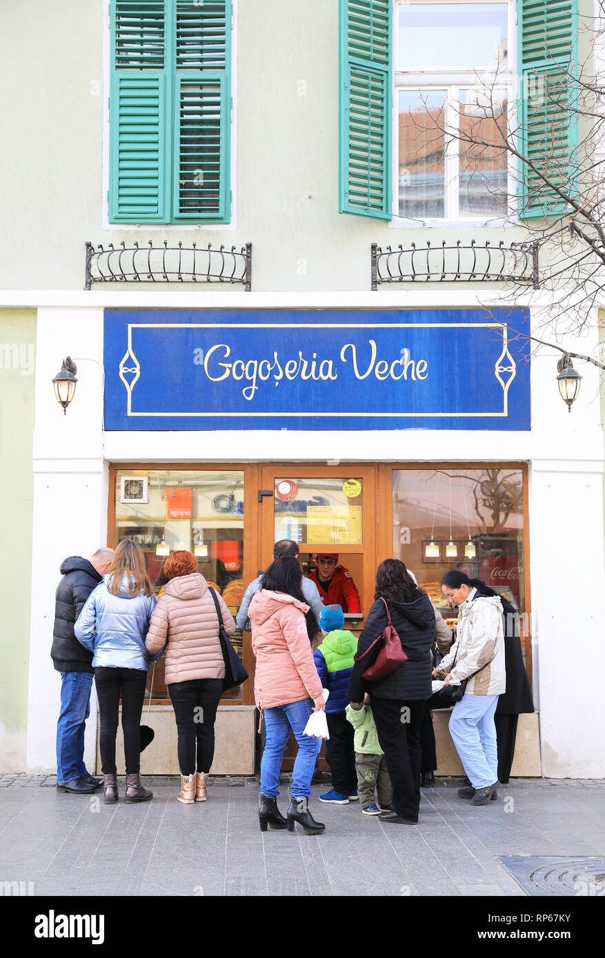 Shop Verkauf gogosi, Rumänisch süßes Gebäck oder Donuts, auf Nicolae Balcescu Str. in der Altstadt von Sibiu/Hermannstadt in Siebenbürgen, Rumänien Stockfoto