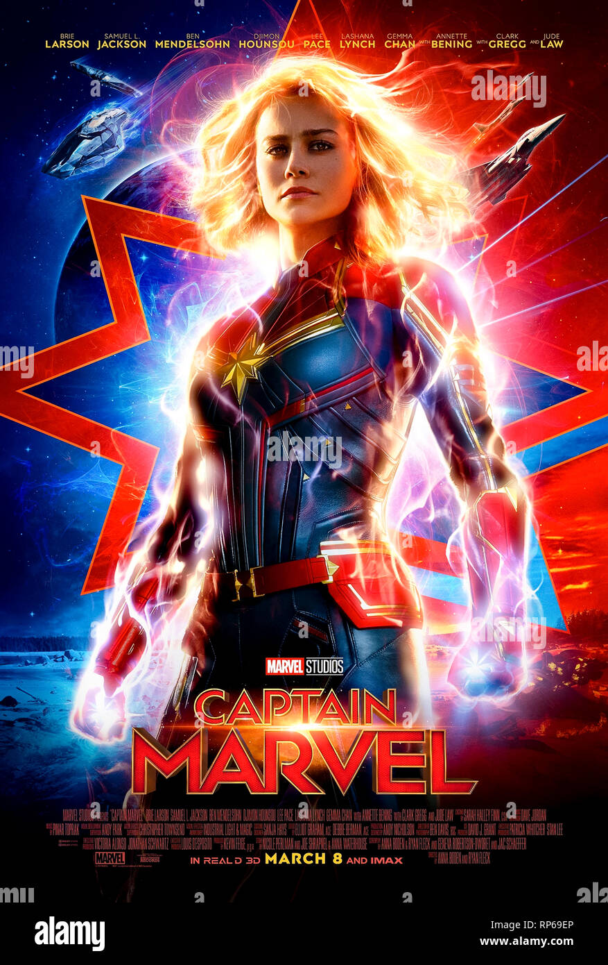 Captain Marvel (2019) unter der Regie von Anna Boden und Ryan Fleck mit Brie Larson, Gemma Chan und Samuel L. Jackson. Die USAF-Pilotin Carol Danvers wird zu einem der mächtigsten Superhelden im Universum. Stockfoto