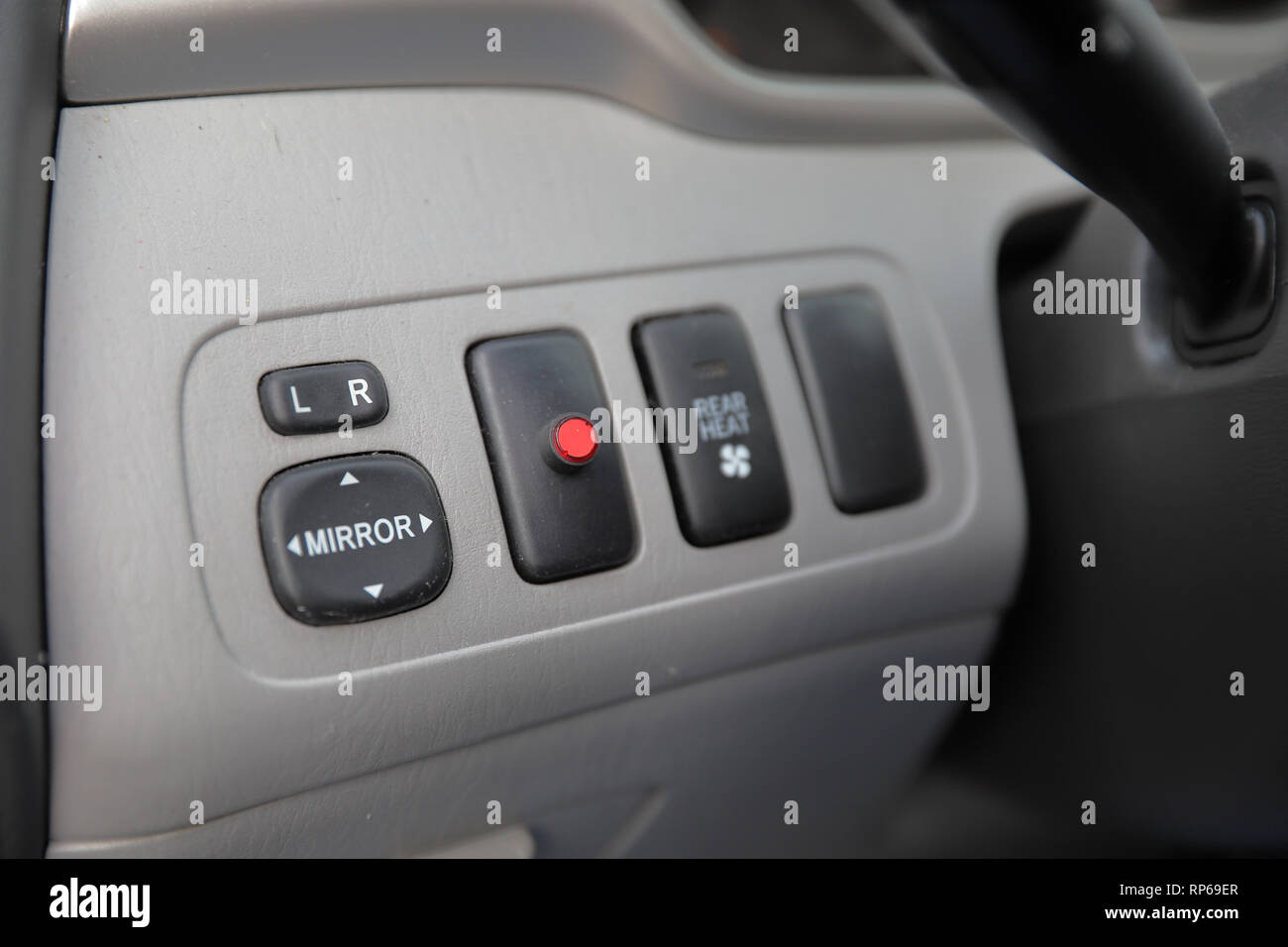Fahrzeug Außenspiegel der Kontrollen und der Sicherheit System kontrollleuchte Stockfoto