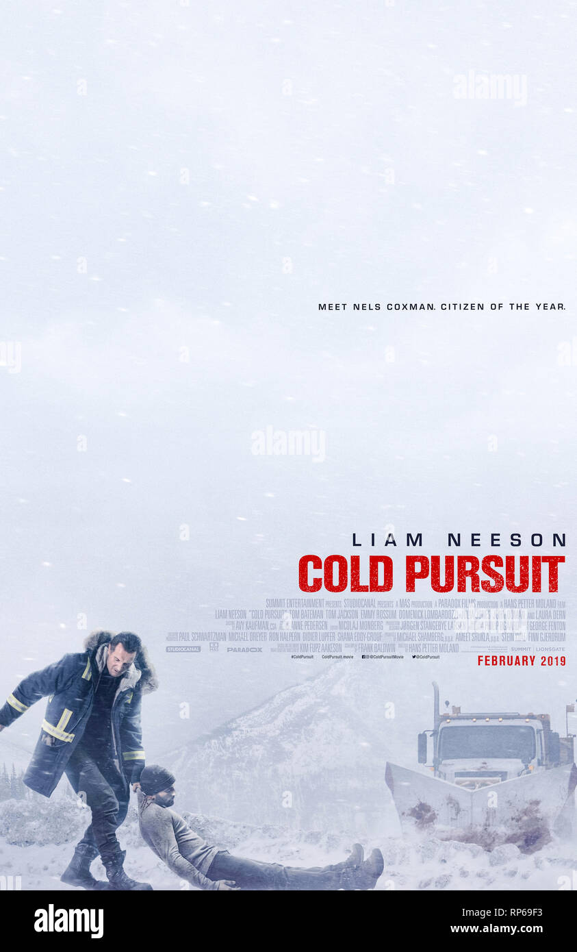 Cold Pursuit (2019) unter der Regie von Hans Petter Moland mit Liam Neeson, Laura dern und Micheál Richardson. Remake des norwegischen Films Kraftidioten; ein Schneepflug fährt Rache an der Droge lord, der seinen Sohn ermordet. Stockfoto