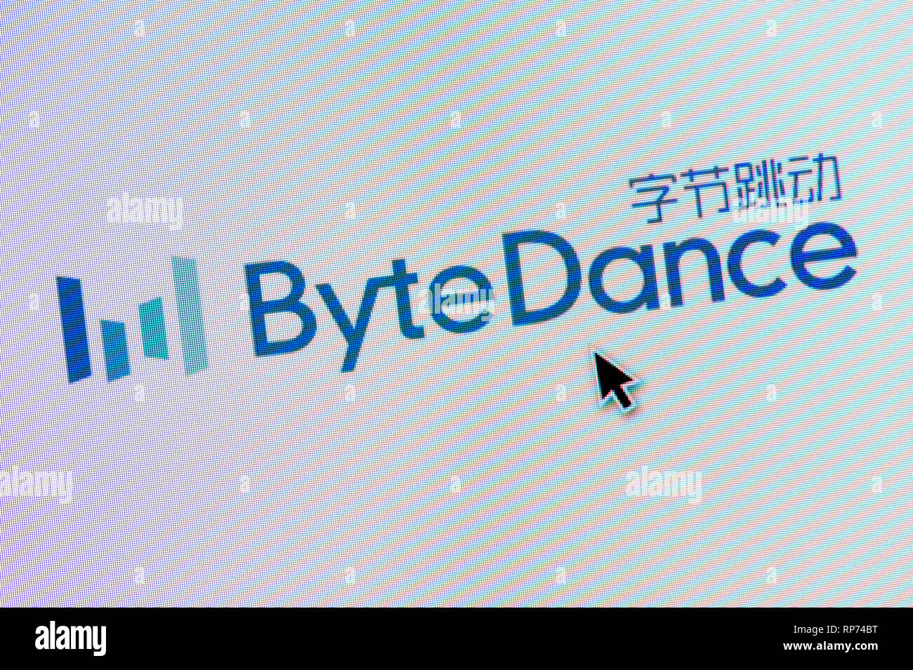 Das Logo von ByteDance ist auf einem Bildschirm gesehen zusammen mit einer Maus Cursor (nur redaktionelle Nutzung) Stockfoto