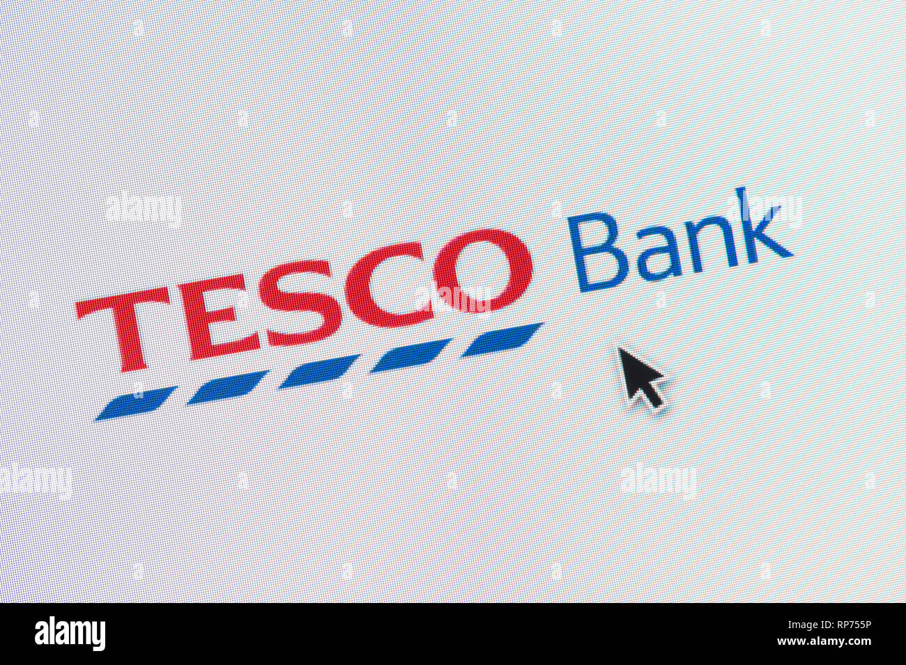 Das Logo von Tesco Bank ist auf einem Bildschirm gesehen zusammen mit einer Maus Cursor (nur redaktionelle Nutzung) Stockfoto