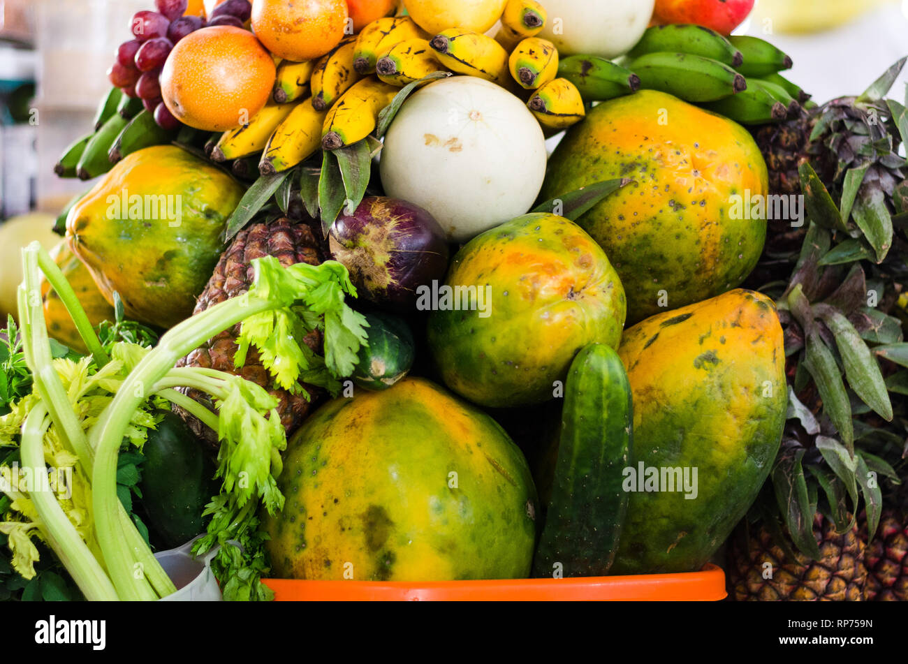 Obst Hintergrund, viele frische Früchte gemischt zusammen. Stockfoto