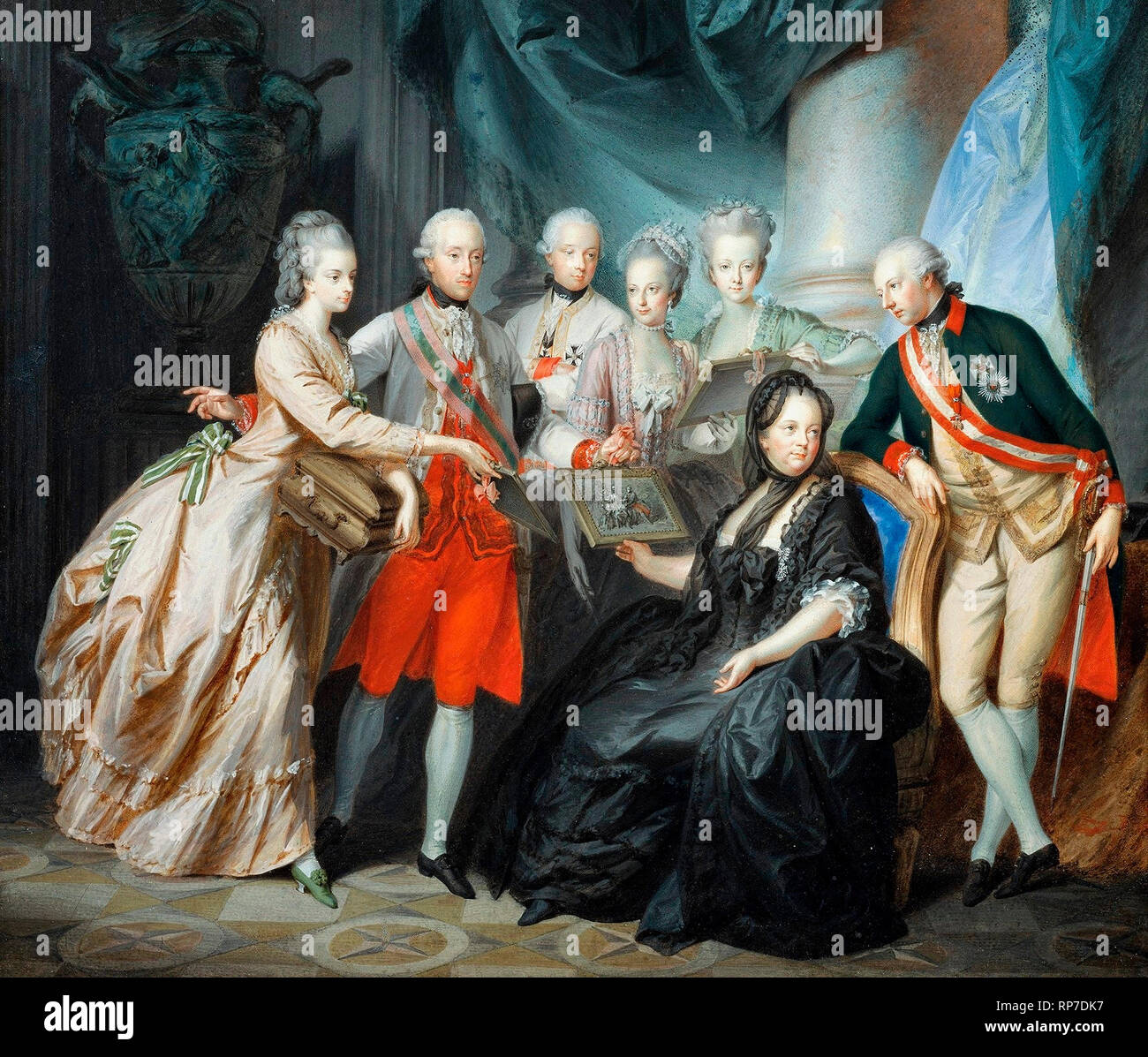 Kaiserin Maria Theresia mit Ihren Kindern - Kaiserin Maria Theresia (1717-1780) mit der Familie (Albert von Sachsen-Teschen und Marie Christine zeigen die Bilder zurück aus Italien geholt, und darüber hinaus, Maximilian, Maria Anna, Maria Elizabeth; lehnte sich gegen den Stuhl Joseph II.). Heinrich FÃ¼ger, ca. 1776 Stockfoto