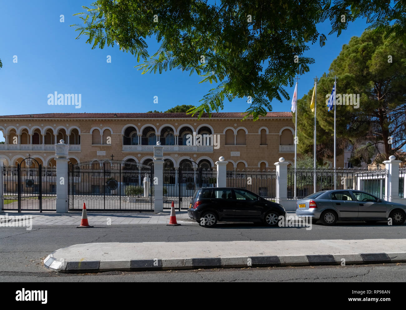 Nicosia, Zypern - 2. November. 2018. Altstadt, Monument, Erzbischof Makarios und erzbischöflichen Palast Stockfoto