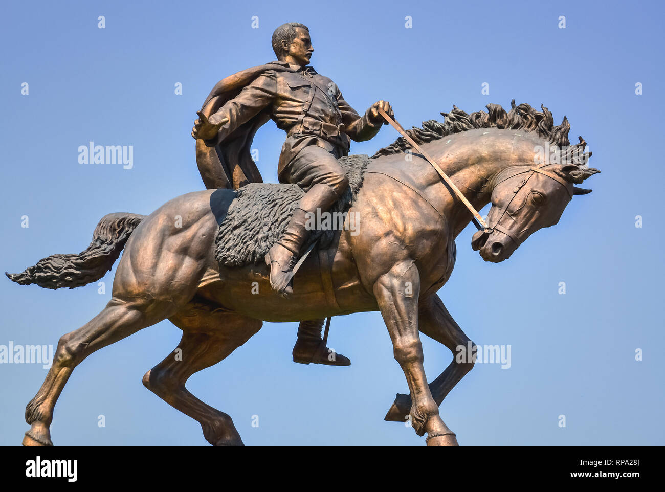 Nahaufnahme einer Skulptur von einem Reiter aus Messing in Skopje Stockfoto