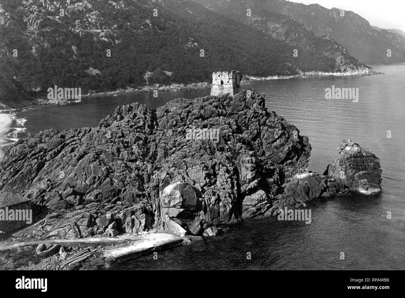 Genuesischer Turm in Porto, Korsika, 1910-20 Stockfoto