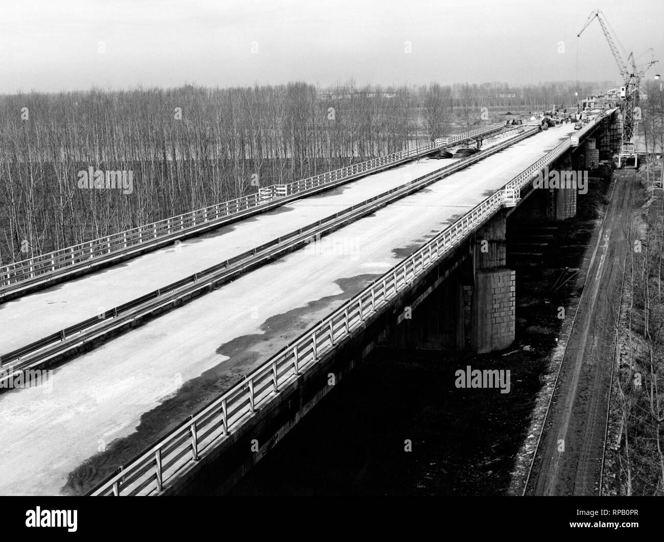 Brücke über Fluss Po im Bau, 1959 Stockfoto