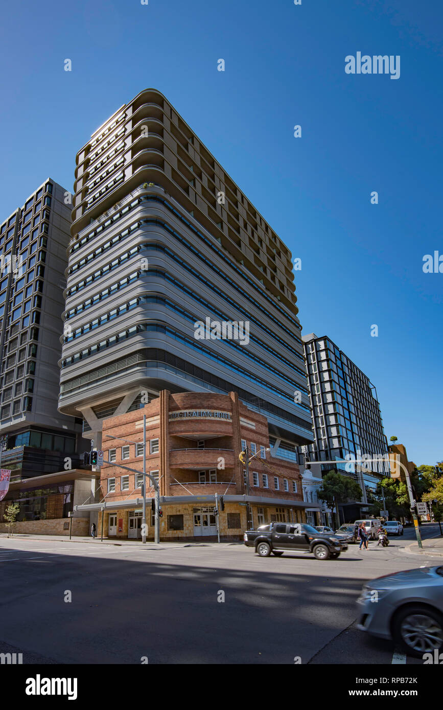 Duo Türme sind Teil von Sydneys Central Park Village und gemischt genutzten Gebäuden, Einzelhandel, Ferienwohnungen, ein Hotel und ein Teil der UTS Universität Stockfoto