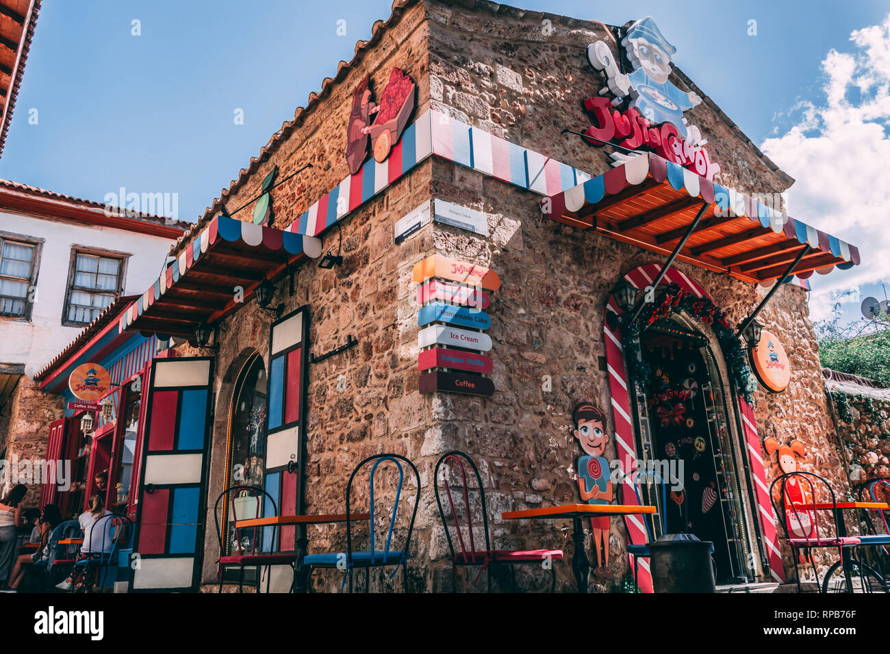 Antalya, Türkei - 7 April 2018: Candy Factory Shop. Beliebte Shop Verkauf von Süßigkeiten in der Altstadt in Antalya. Stockfoto