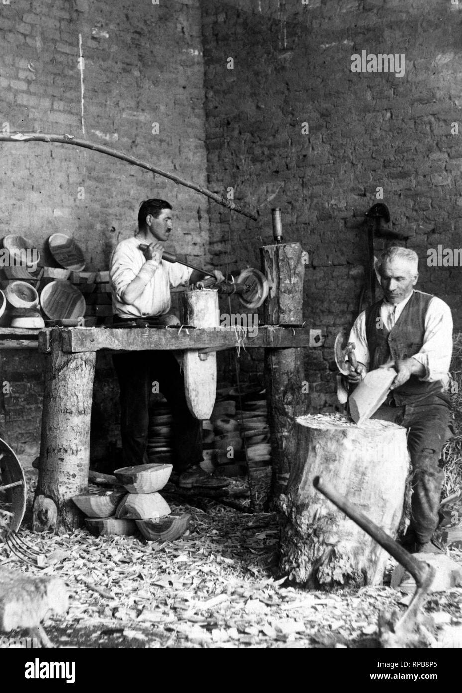 Handwerker, Holz schalen Produktion, 1920 Stockfoto