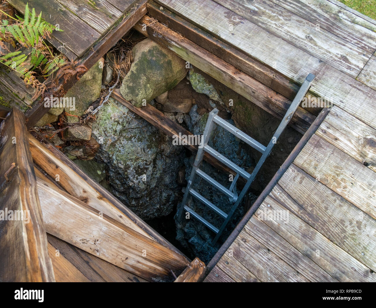 Eingang zu hohe Weide Höhle Archäologische Stätte, Kilbride, Isle of Skye, Schottland, Großbritannien Stockfoto