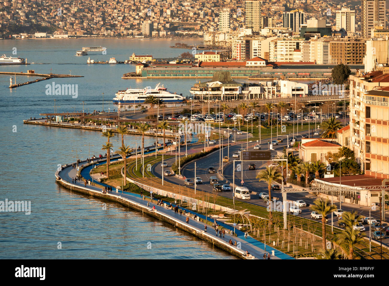 Mustafa Kemal Küsten Boulevard, Izmir, Türkei Stockfoto
