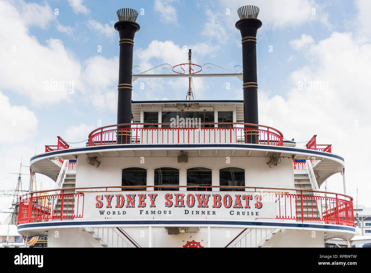 Die Sydney Showboats weltberühmten Dinner Cruise Boot. Oder schwimmenden Restaurant im Hafen von Sydney Australien günstig Stockfoto
