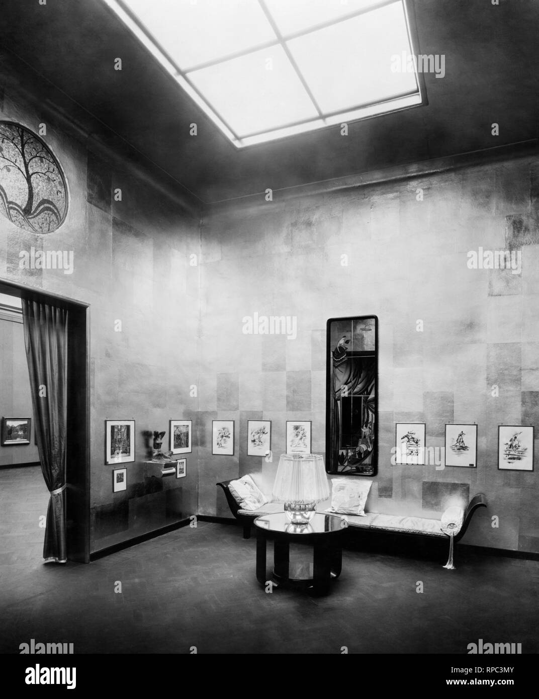 Dekorationen und Möbeln Architekten Gustavo Pulitzer in einem Raum des XVI Kunstausstellung, 1928 Stockfoto