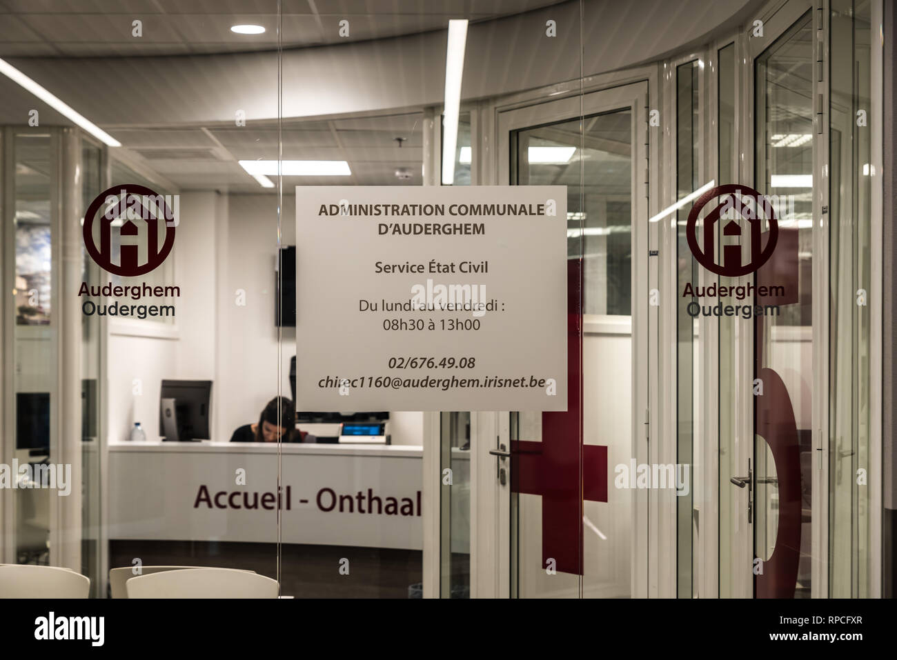 Auderghem, Brüssel/Belgien - 02 18 2019: Civil Service Center der Gemeinde, der Geburt Zertifikate an der CHIREC Krankenhaus Stockfoto