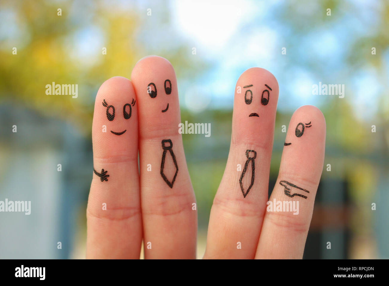 Finger Kunst der glückliches Paar. Konzept der Romanze Büro. Menschen über sie lachen. Stockfoto