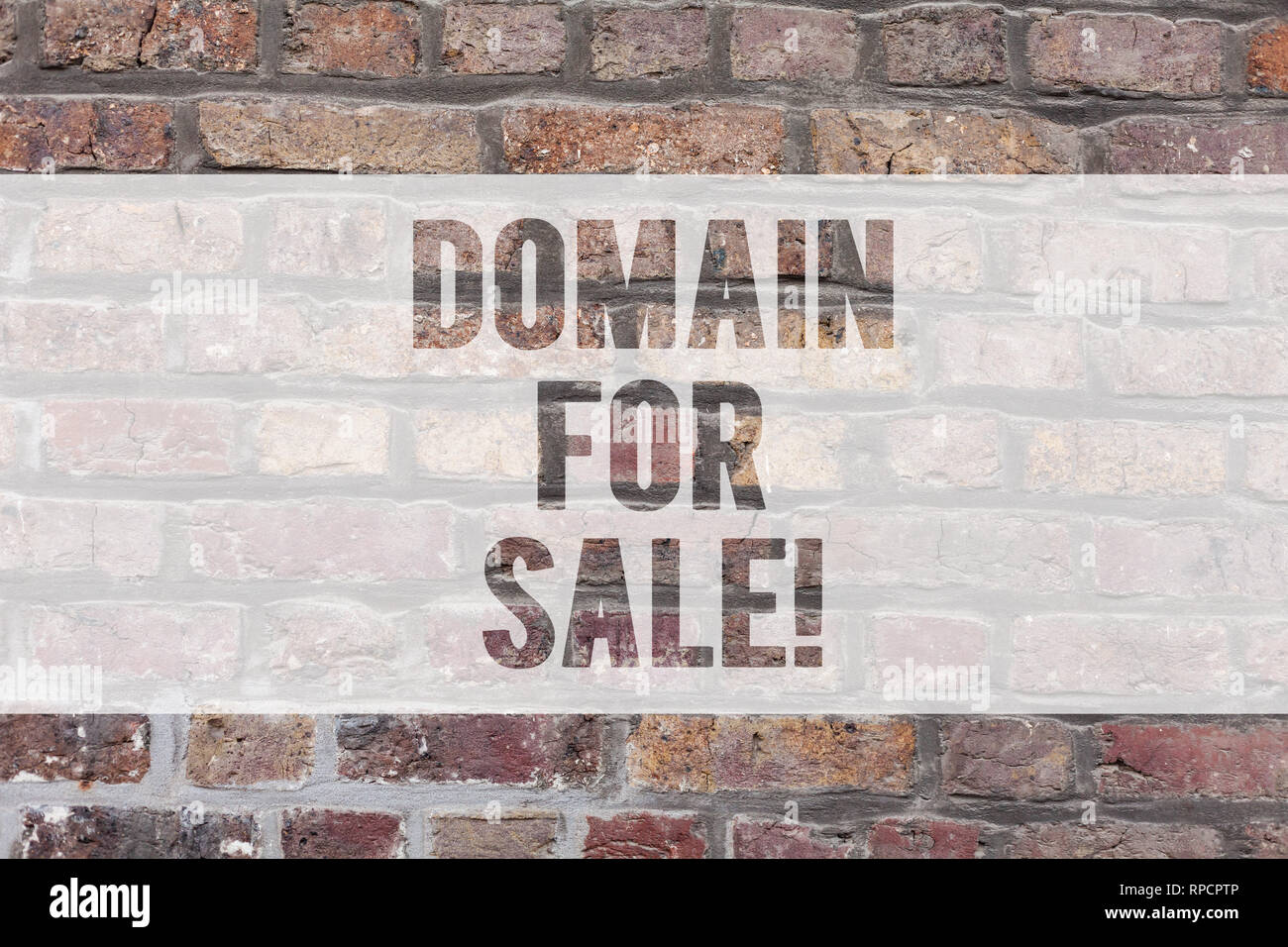 Schreiben Hinweis Übersicht Domain zum Verkauf. Business foto Präsentation Website Webseite nicht verwendet, Brick Wall Kunst wie Graffiti erworben werden. Stockfoto